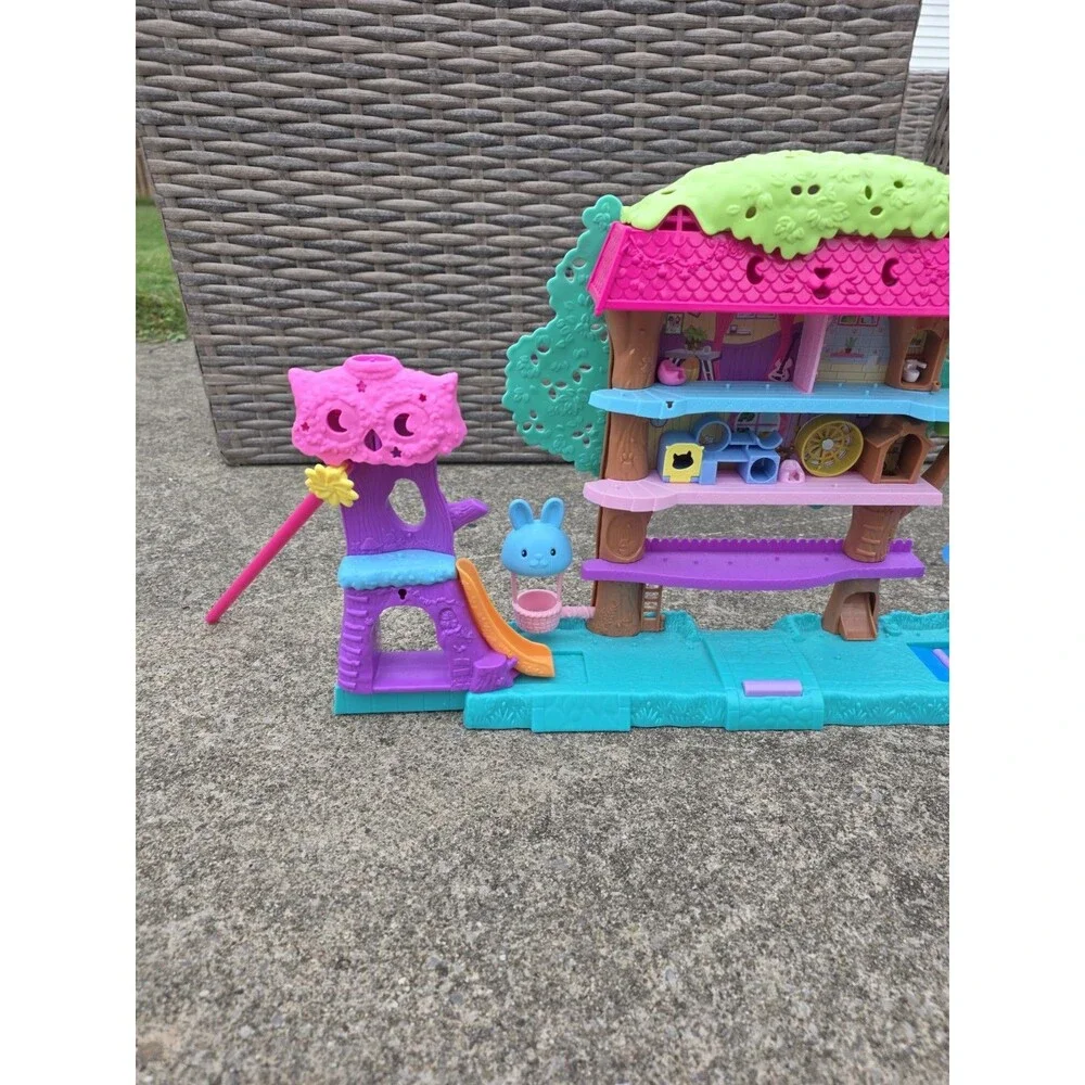 Mattel Polly Pocket Pollyville Pet Adventure Treehouse Folding Playset Slide HHH
